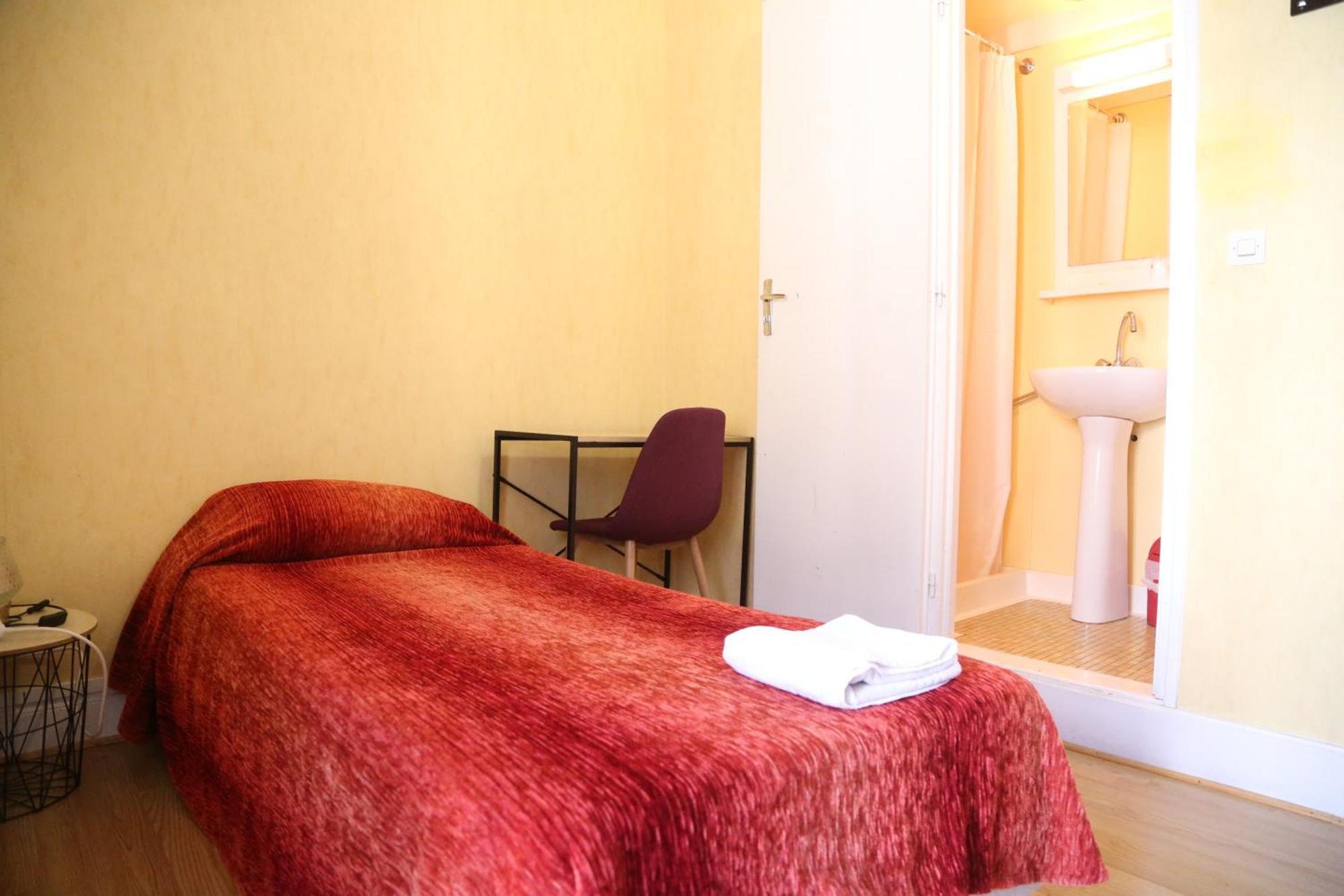 Hotel Restaurant Le Parisien Lourdes Kültér fotó